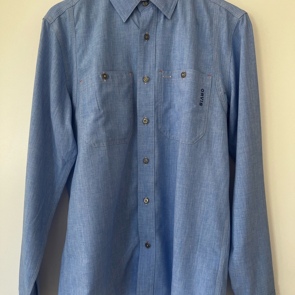 NWOT Orvis Blue Casual Button Down Shirt with Classic Design